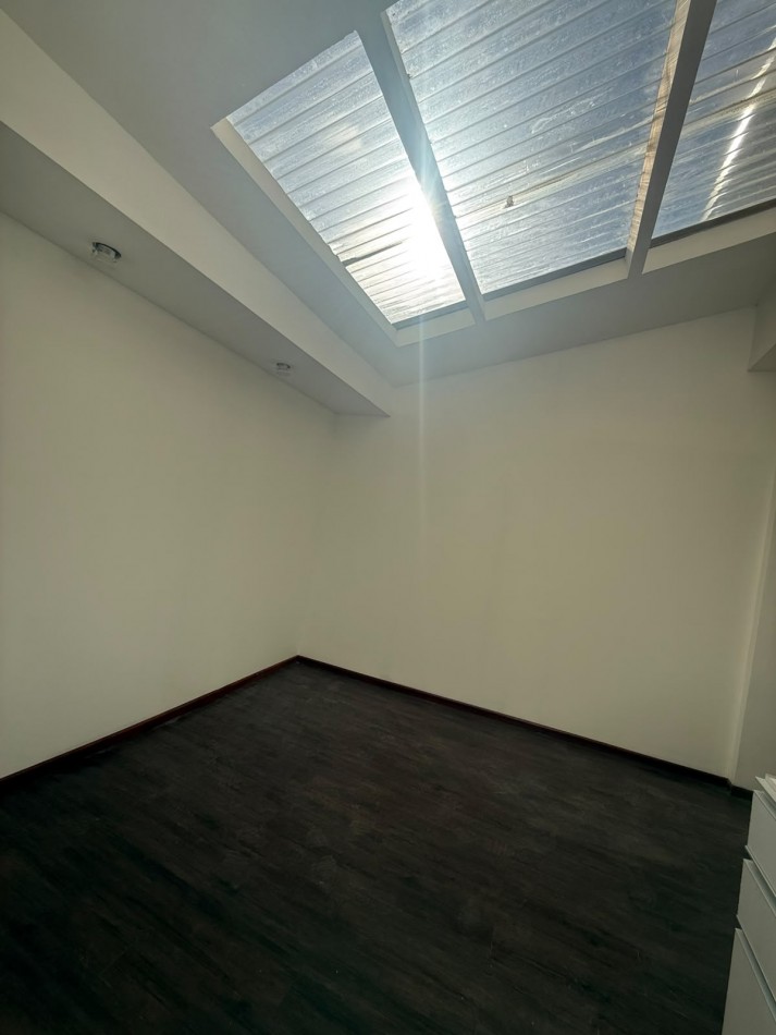 LOCAL EN CORREDOR COMERCIAL- MAGALLANES 2485